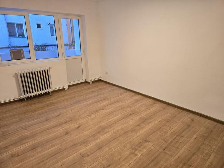 Apartament cu 2 camere semidecomandat în Bistrița