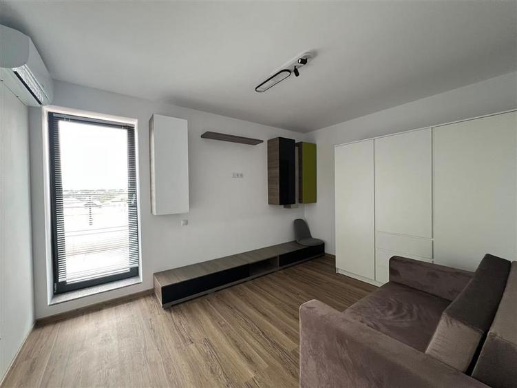 Apartament cu 4 camere decomandat în Orașul Vechi