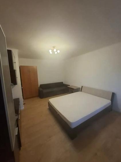 Garsonieră decomandată în Vitan