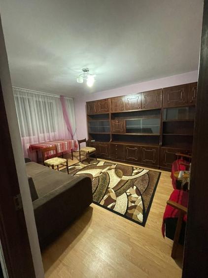 Apartament cu 3 camere decomandat în Exterior Vest