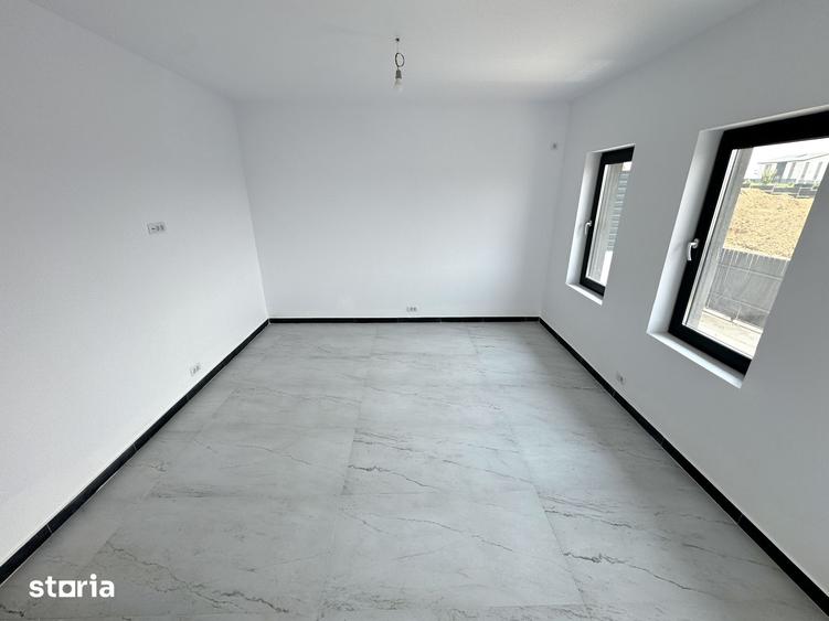 Casă cu 4 camere cu Teren 400 Mp în Miroslava