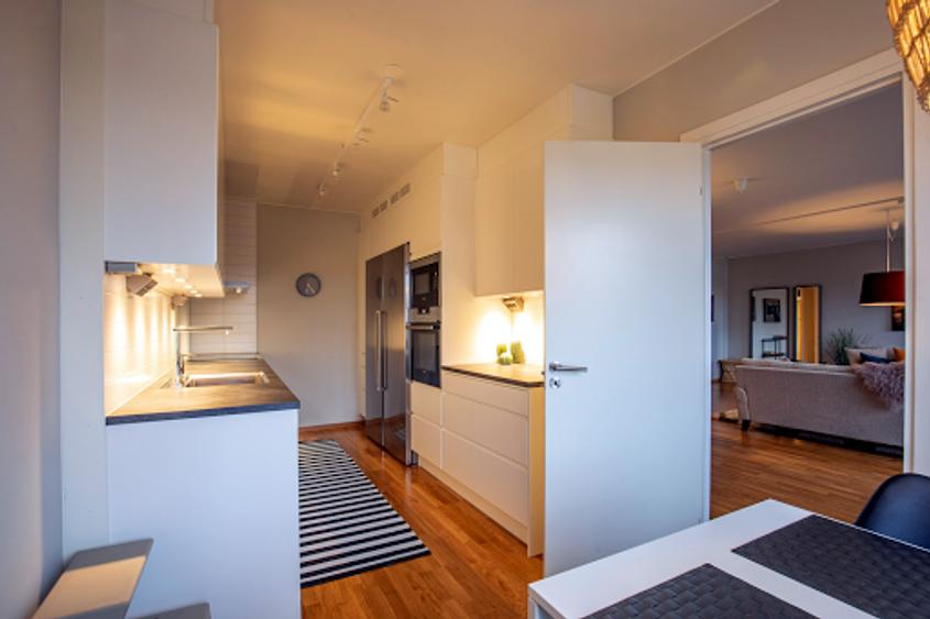 Vand apartament cu doua camere in Husi - 3