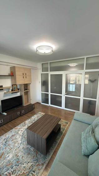 Apartament cu 2 camere decomandat în Roșu