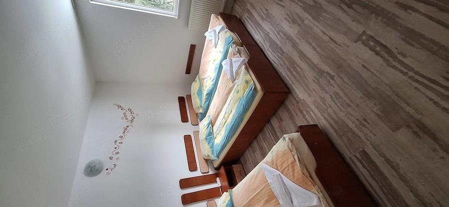 Casă cu 8 camere cu Teren 280 Mp în Predeal