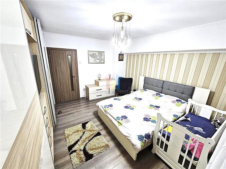 Apartament cu 3 camere decomandat în Călărași