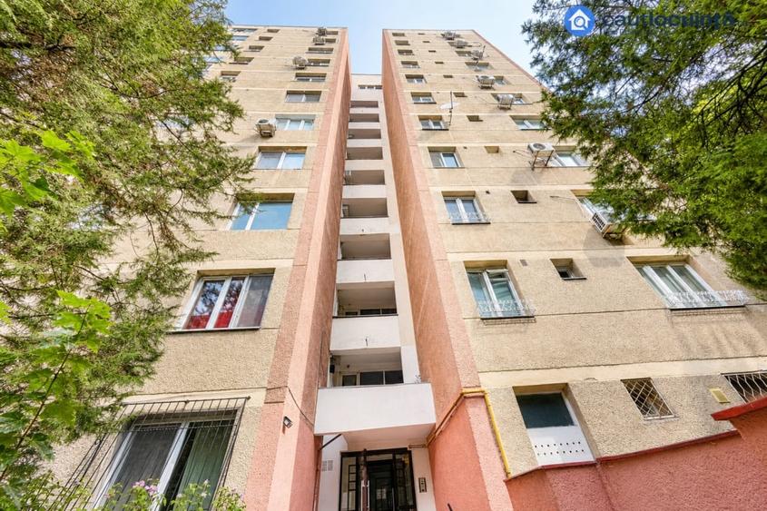 Apartament cu 3 camere semidecomandat în Drumul Taberei