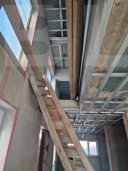 Casă cu Teren 800 Mp în Central