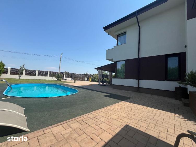 Casă cu 4 camere cu Teren 1000 Mp în Central