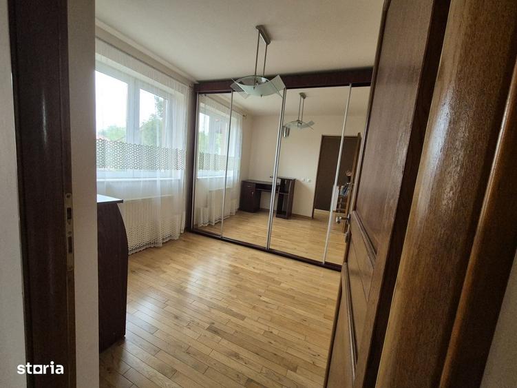 Casă cu 4 camere în Roua