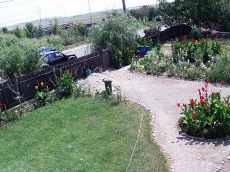 Casă individuală cu 5 camere cu Canalizare în Berceni