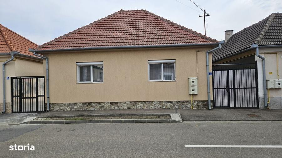 Casă cu 4 camere în Iosia