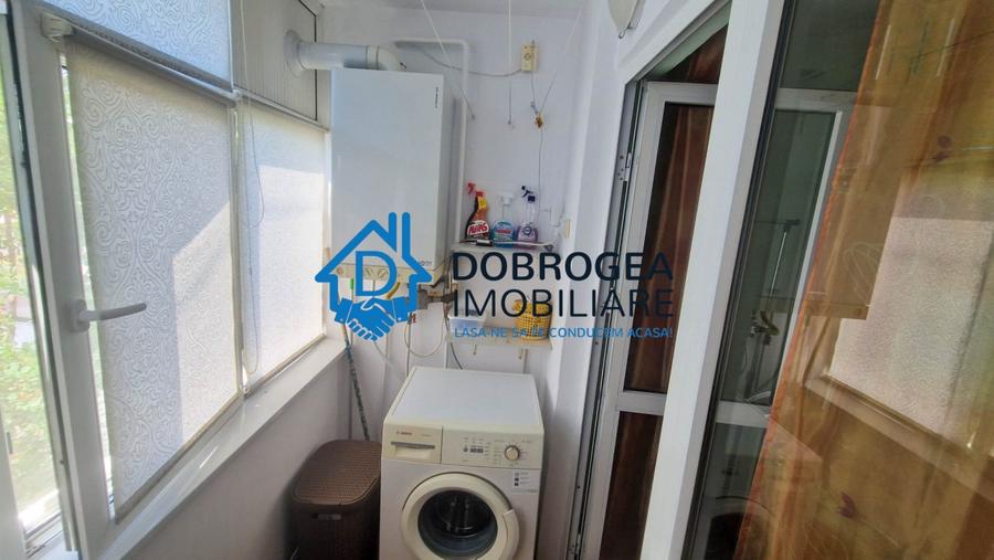 Apartament cu 3 camere semidecomandat, mobilat în Vest