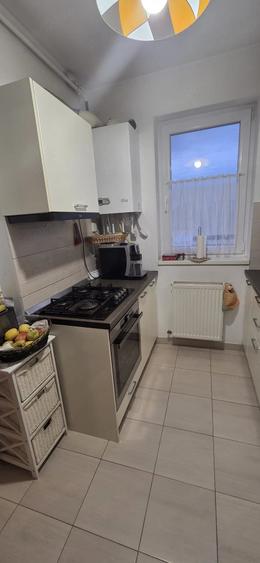 Apartament cu 3 camere decomandat în Lazaret