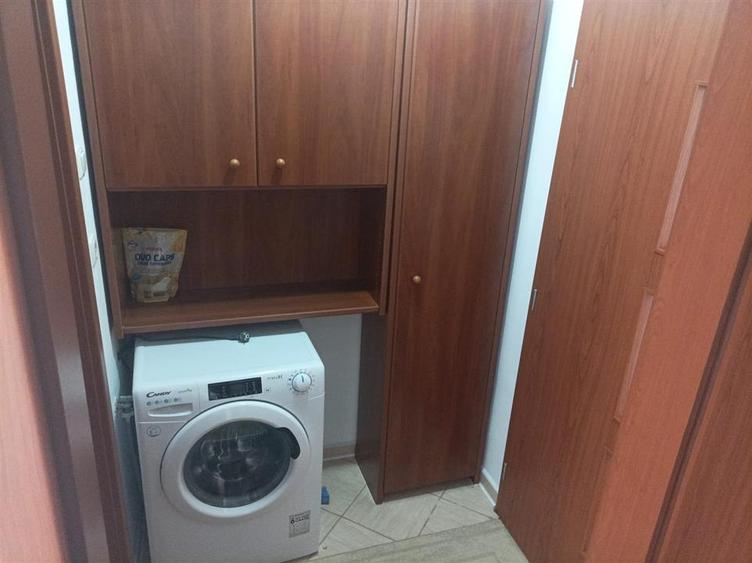 Apartament cu 3 camere semidecomandat în Ultracentral