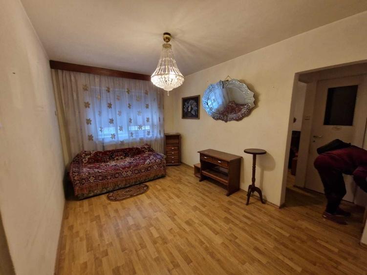 Apartament cu 2 camere semidecomandat în Florilor
