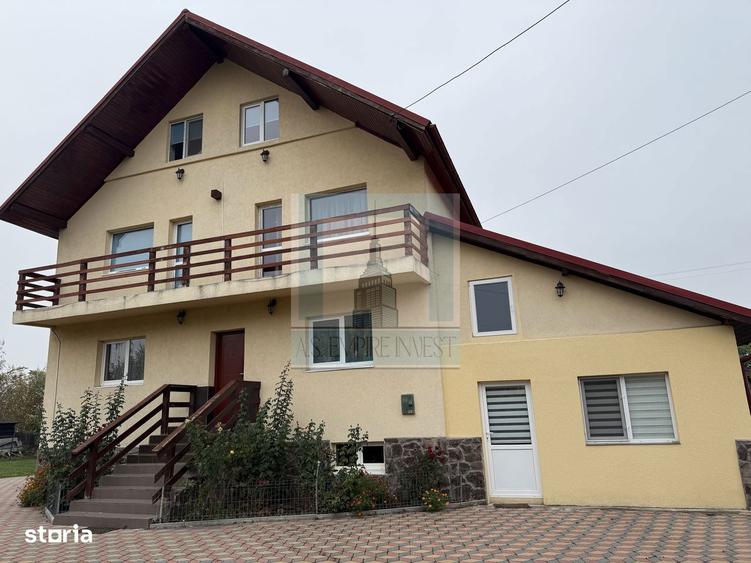 Casă cu 8 camere cu Canalizare în Sânpetru