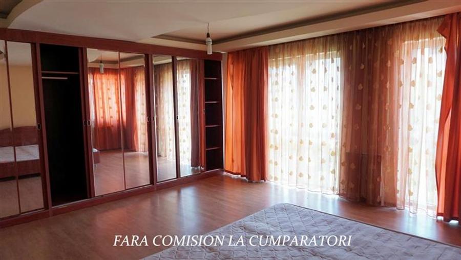 Casă individuală cu 12 camere cu Piscina în Central