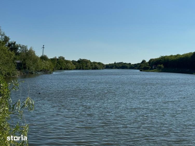 Teren de 1300 mp, în Găneasa