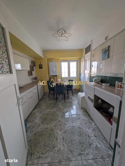 Apartament cu 4 camere decomandat, mobilat în Doamna Ghica