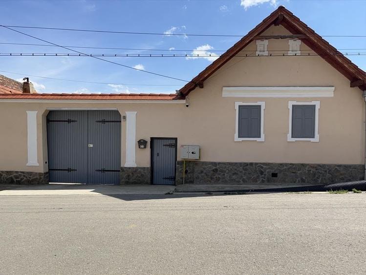 Casă individuală cu 3 camere cu Canalizare în Șeica Mare