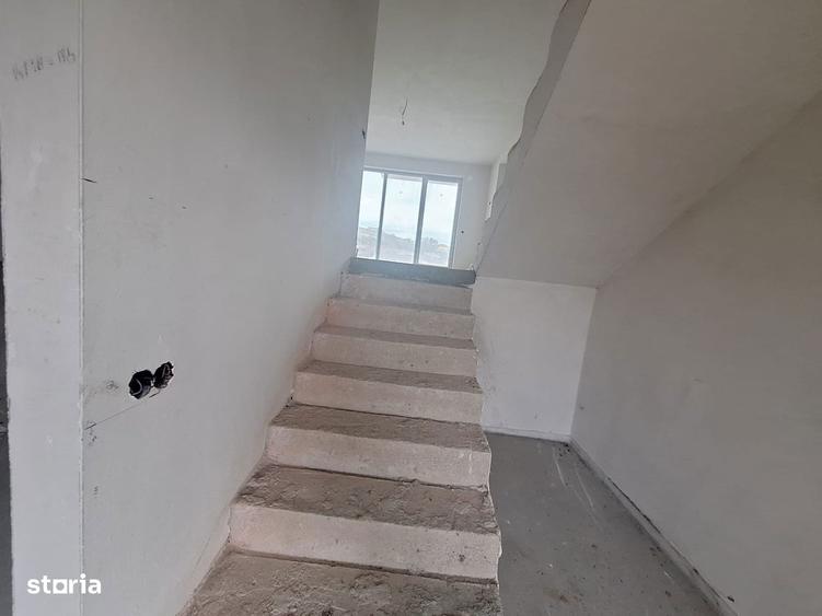 Casă cu 5 camere cu Teren 180 Mp în Apahida