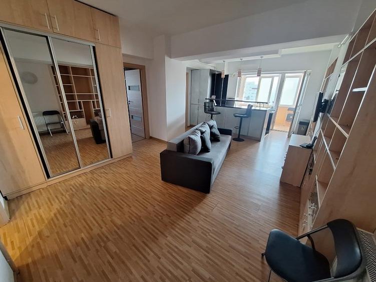 Apartament cu 3 camere semidecomandat, mobilat în Berceni