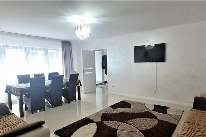 Apartament cu 3 camere semidecomandat în Bucureștii Noi