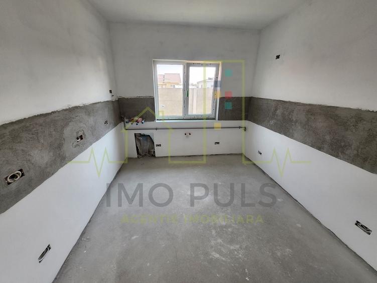 Duplex cu 3 camere cu Canalizare în Moșnița Veche