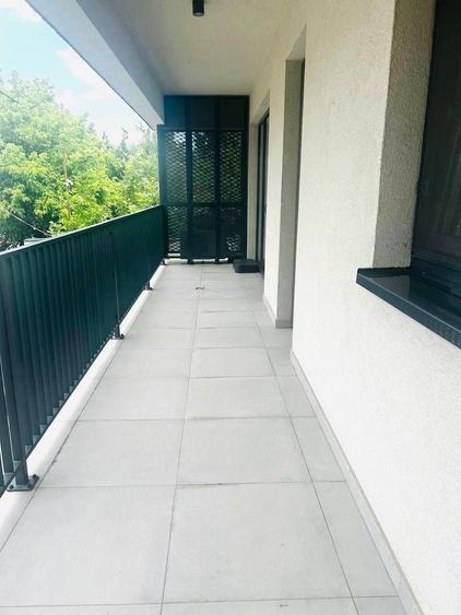 Apartament cu 3 camere decomandat în Barbu Văcărescu