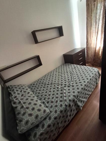 Apartament cu 3 camere semidecomandat în Tomis Nord