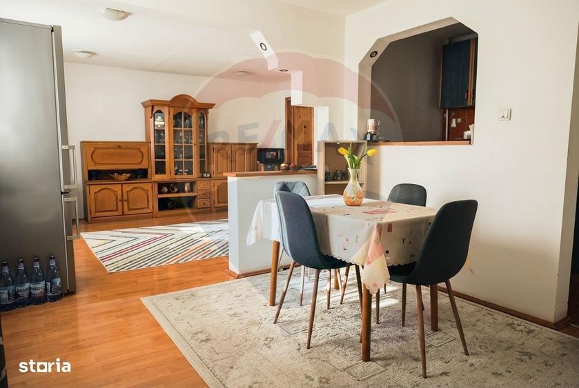 Casă cu 4 camere cu Teren 946 Mp în Central