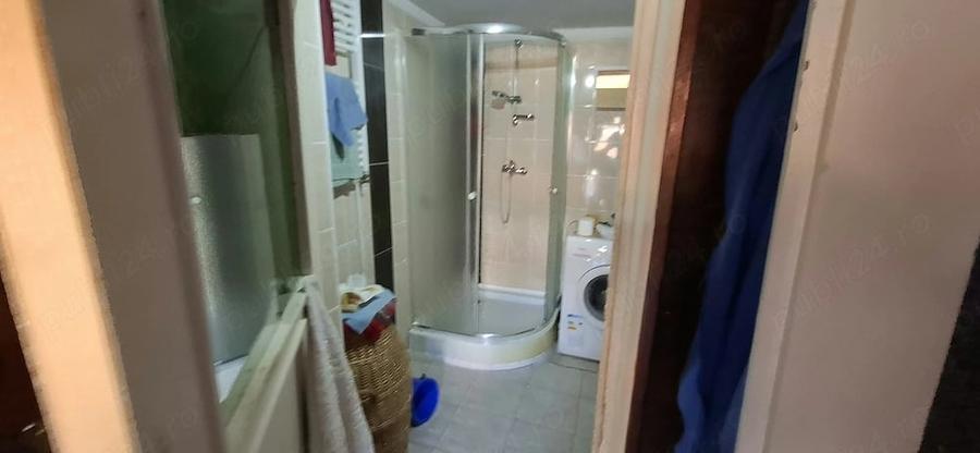 Casă cu 3 camere cu Teren 10000 Mp în Petros