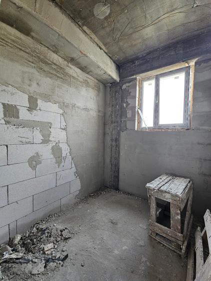 Apartament cu 2 camere decomandat în Kamsas