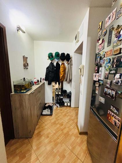 Apartament cu 3 camere decomandat în Exterior Vest