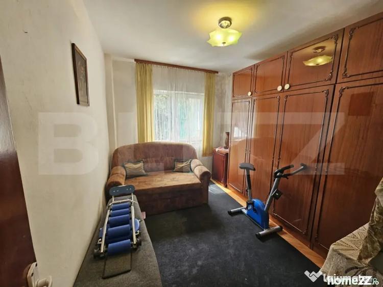 Apartament cu 4 camere decomandat în Central
