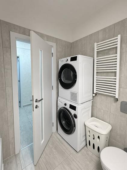 Apartament cu 3 camere decomandat în Drumul Taberei