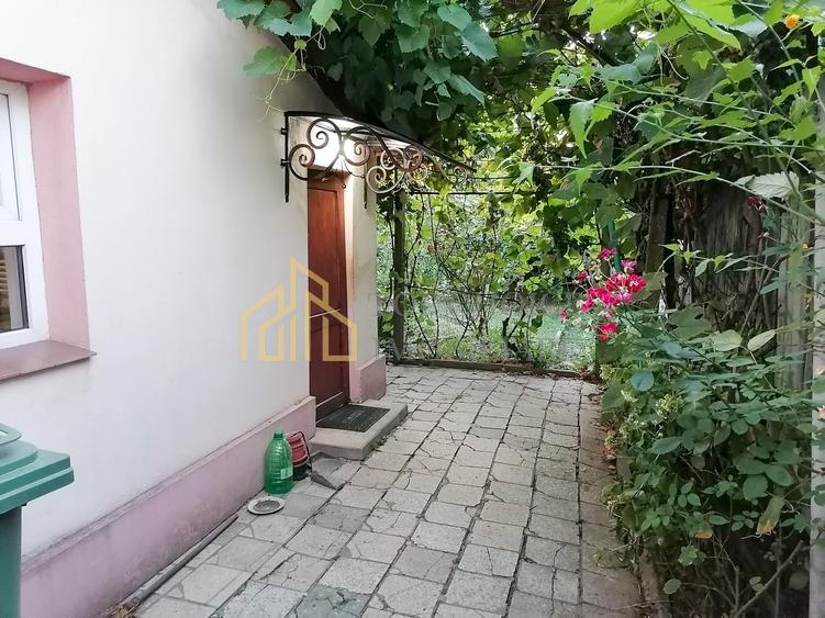 Casă cu 3 camere cu Canalizare în Giulești