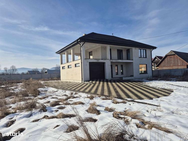 Casă cu 4 camere cu Teren 2700 Mp în Bilca
