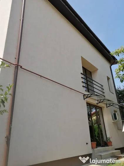 Casă cu 5 camere în Chiajna