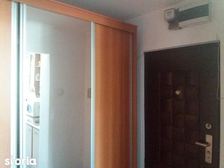 Apartament cu 3 camere decomandat în Drumul Taberei — fotografia 3