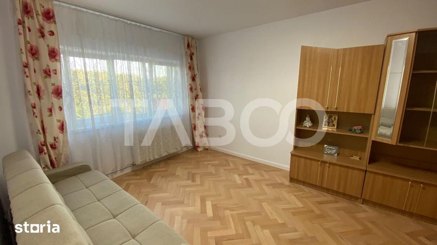 Apartament cu 2 camere decomandat în Valea Aurie