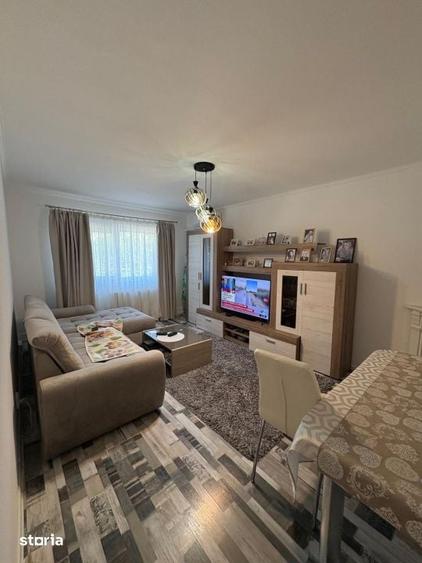 Apartament cu 3 camere decomandat în Traian