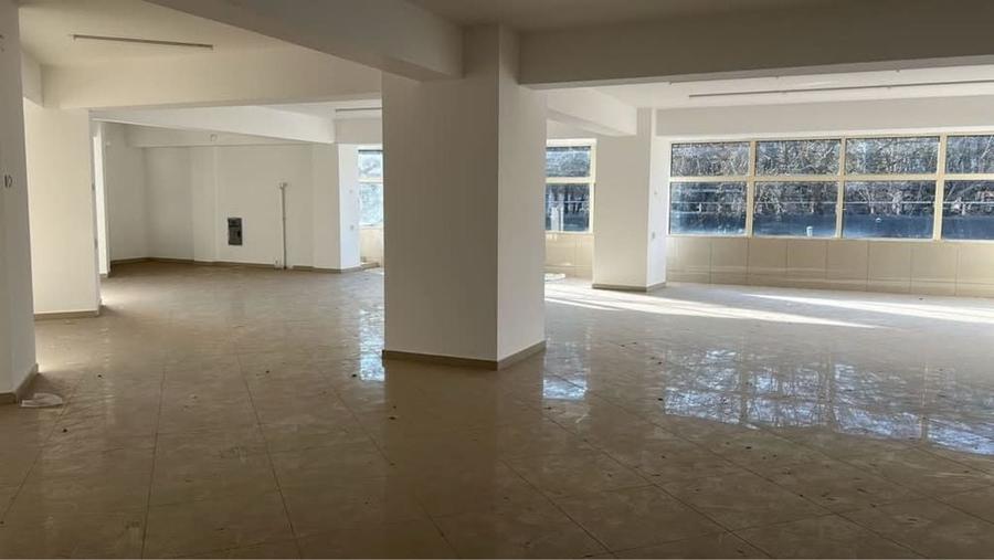 Spațiu comercial, de 900 mp, în Călărași