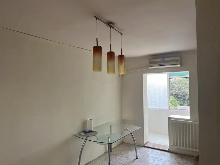 Apartament cu 2 camere decomandat în Anda