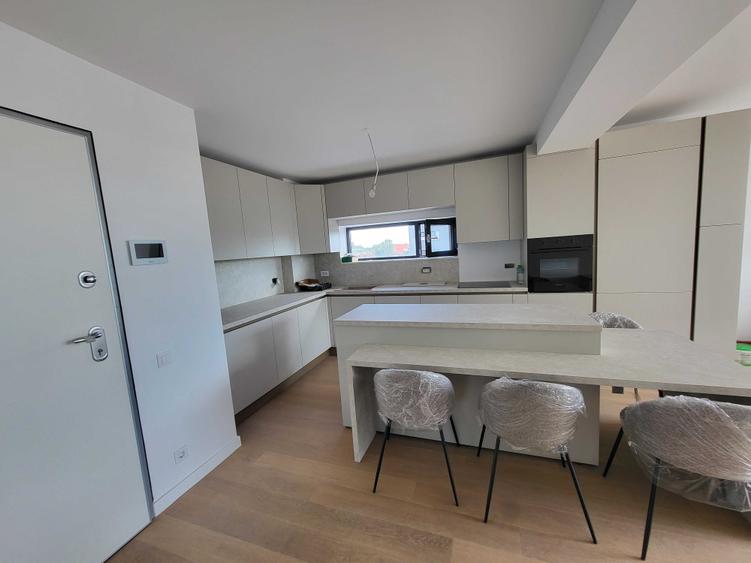 Apartament cu 2 camere decomandat în Tunari