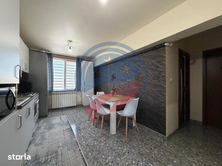 Apartament cu 3 camere semidecomandat în Central