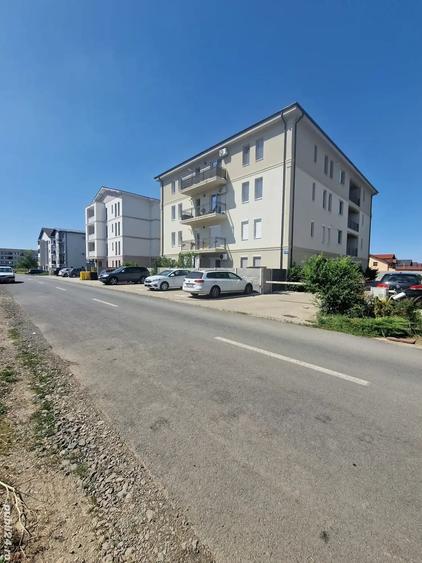 Apartament cu 2 camere decomandat în Giroc