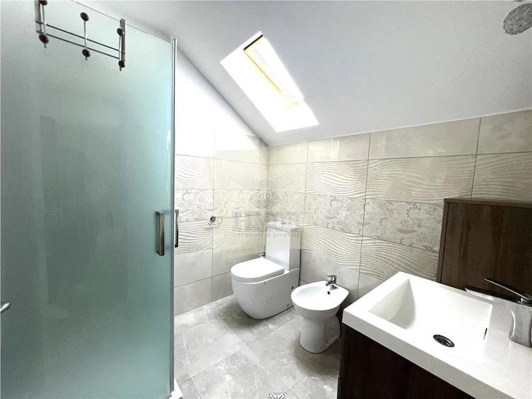 Casă cu 5 camere cu Teren 300 Mp în Central