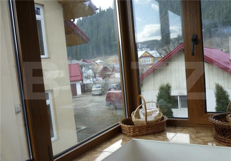 Apartament de vanzare, 4 camere, 100 mp, zona Vama, Suceava - 2