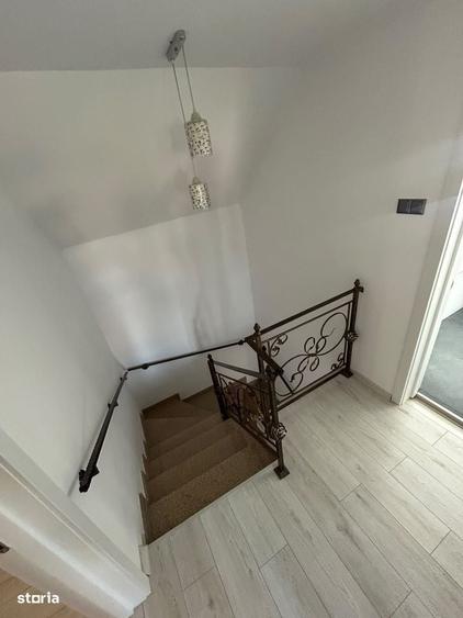 Casa individuala, decomanda, 6 camere, 180 mp ., teren 3 ari., zona d - 10